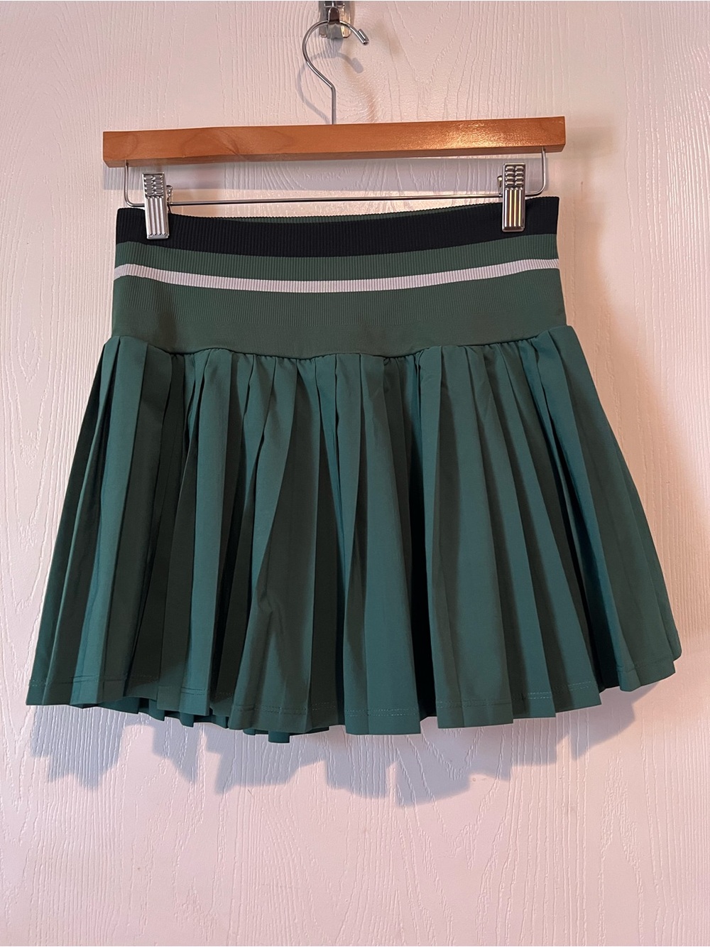 Healthyoga  Green Pleated Tennis Golf Pickleball Skirt Women Sz Medium